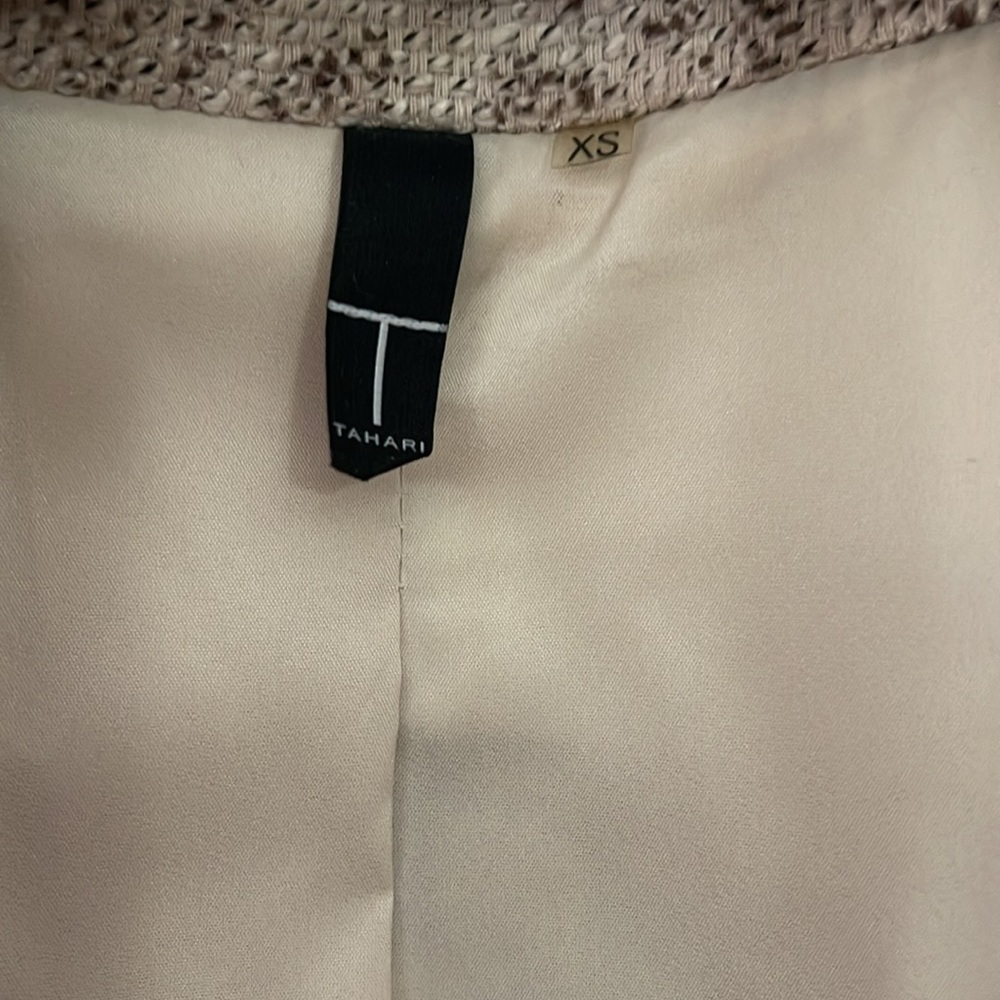 Tahari - Picture 3 of 15